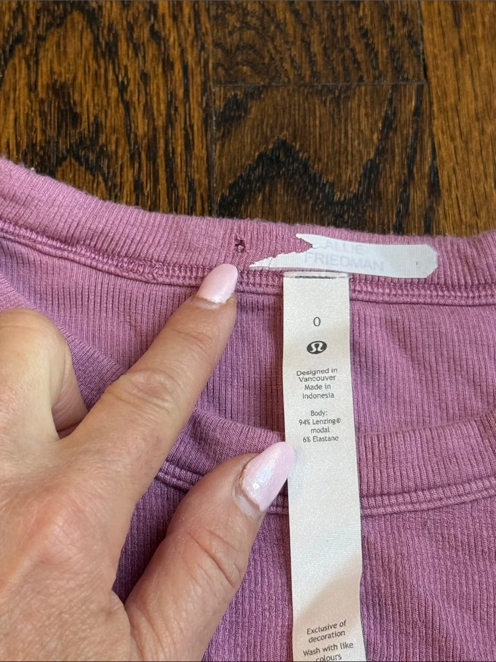Lululemon women’s size 0 dusty pink top